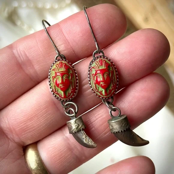 Artisan Tribal Oxidized Sterling Silver Coyote Claw Dangle Earrings - Picture 9 of 9